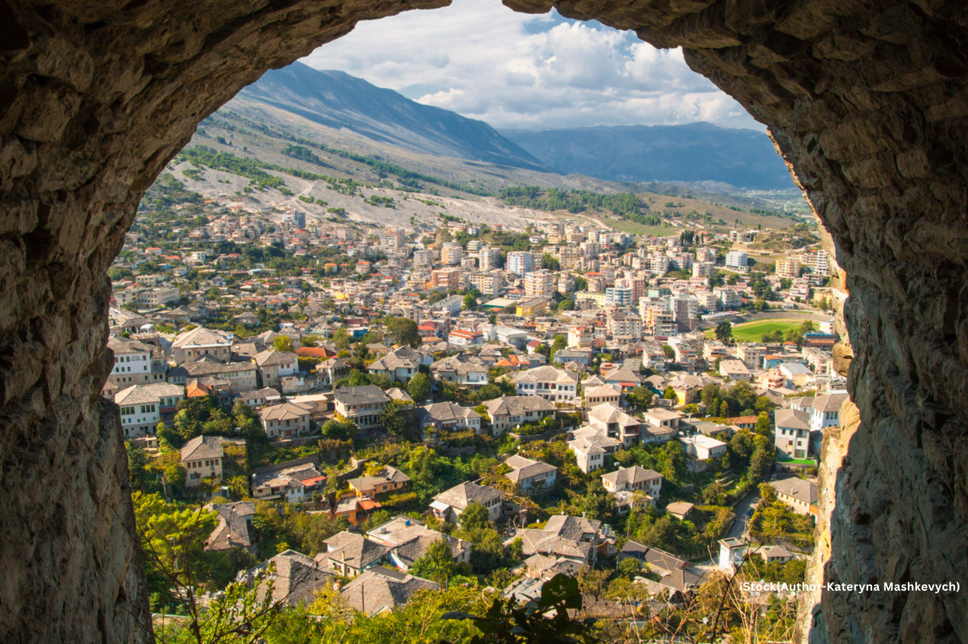 Gjirokastre_Source-iStock_Author-Kateryna-Mashkevych1068542796
