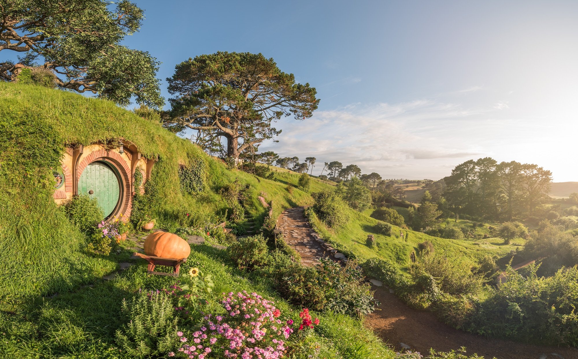 hobbiton-movie-set-2-sml-1